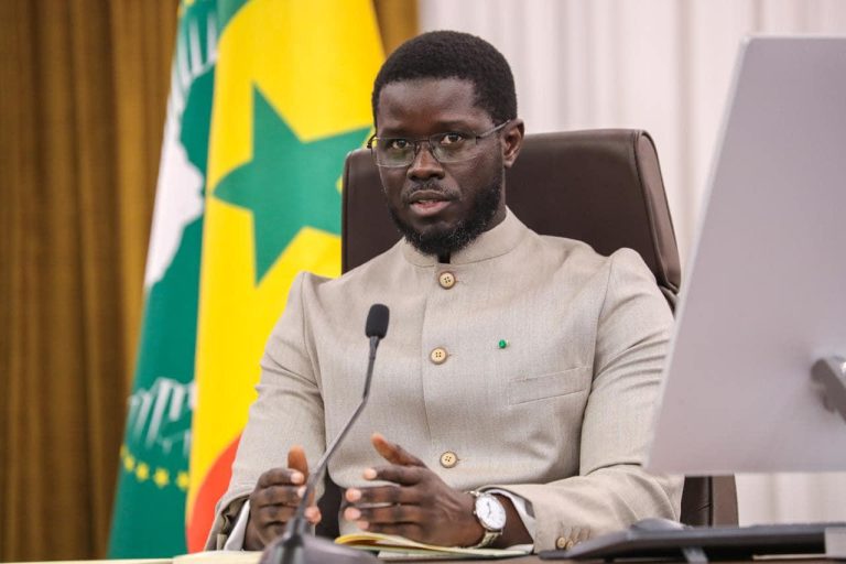 Gouvernance économique : le président Faye critique l’ancien régime