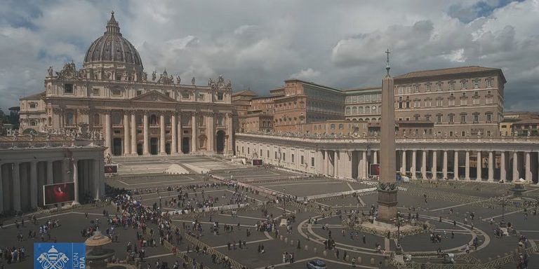 Ces images sont produites par le Dicastère pour la Communication du Saint-Siège. Toute utilisation de ces images par des tiers est par conséquent interdite, sauf autorisation expresse et écrite du Dicastère pour la Communication.