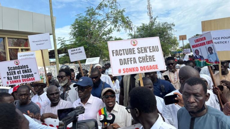 “Sonko out”: in Senegal, a demonstration in Dakar to denounce the authorities’ record