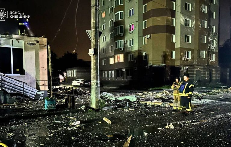 Guerre en Ukraine : Zelensky réclame des systèmes de défense antiaériens et Moscou dénonce l’escalade des tensions