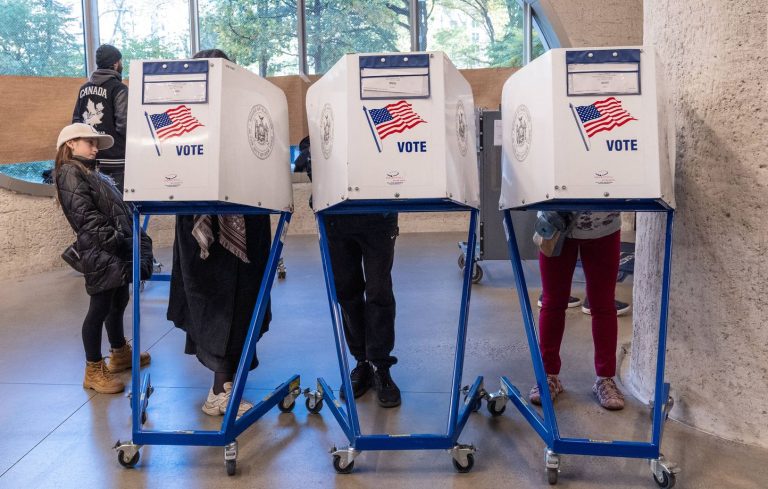 Etats-Unis : Pour ou contre Trump, les élections locales américaines marquent un test décisif avant les « midterms »